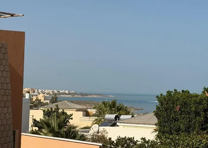 Hill Luxurious 3br Sea View Gouna شقة *